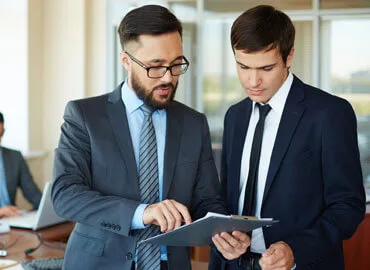 Provides expertise on legal matters and compliance. - B体育